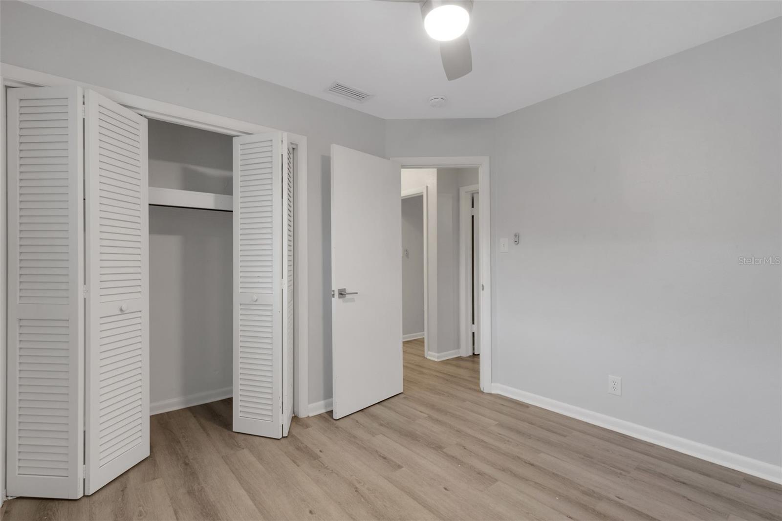 Image 24 of 59 For 918 Kentucky Avenue