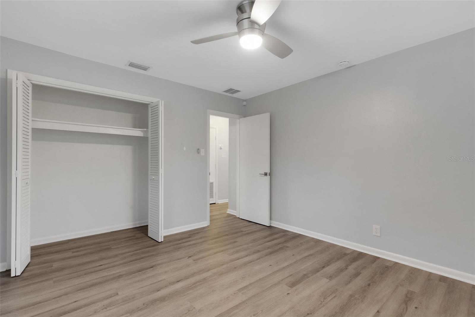 Image 28 of 59 For 918 Kentucky Avenue