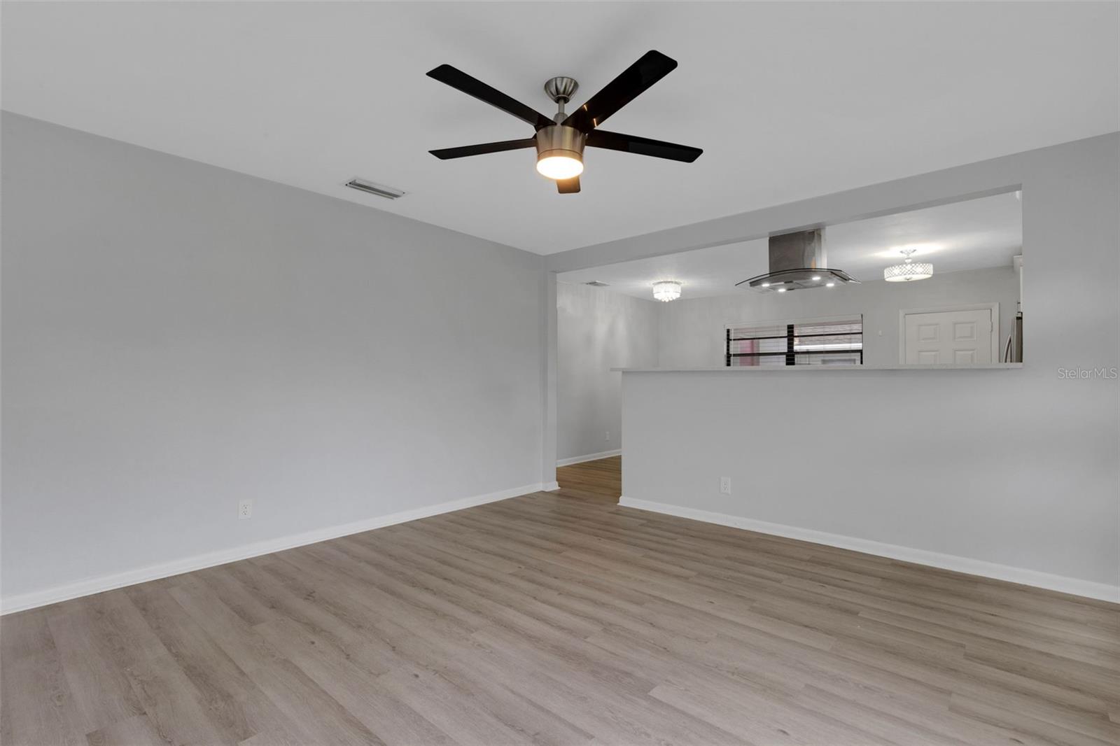 Image 4 of 59 For 918 Kentucky Avenue