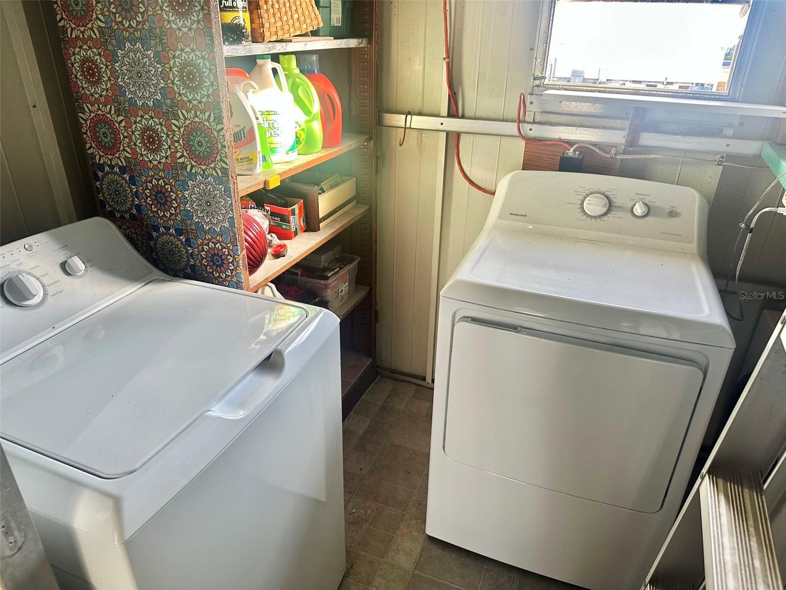 Listing photo id 10 for 2000 Bay Drive 103