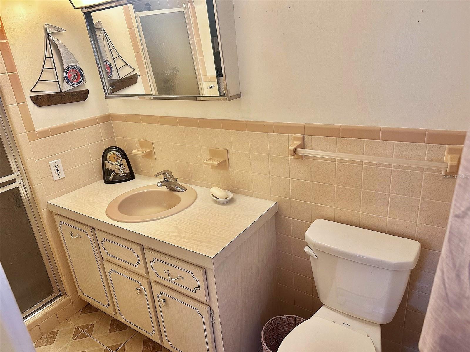 Listing photo id 6 for 2000 Bay Drive 103