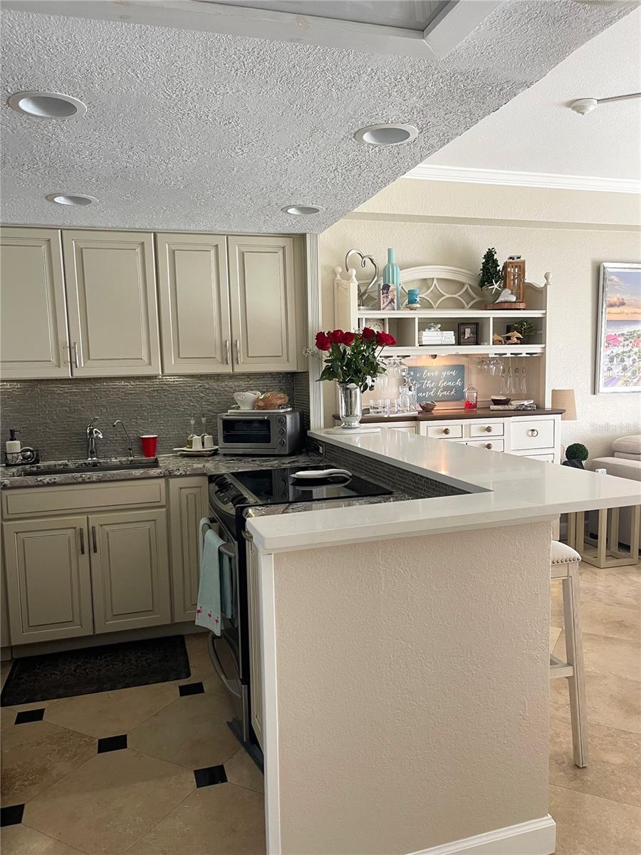 Image 14 of 88 For 880 Mandalay Avenue C615