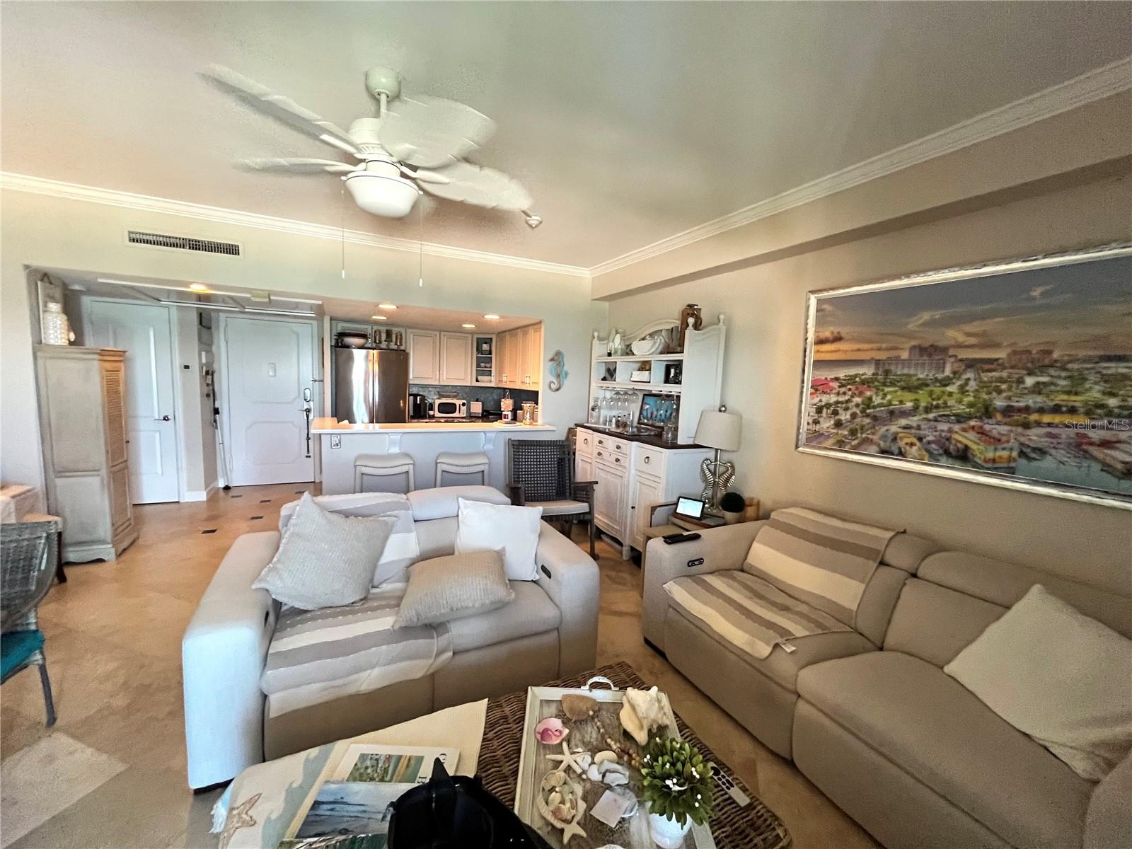 Image 6 of 88 For 880 Mandalay Avenue C615