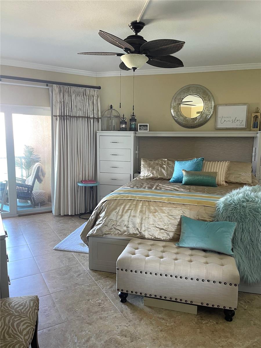 Image 7 of 88 For 880 Mandalay Avenue C615