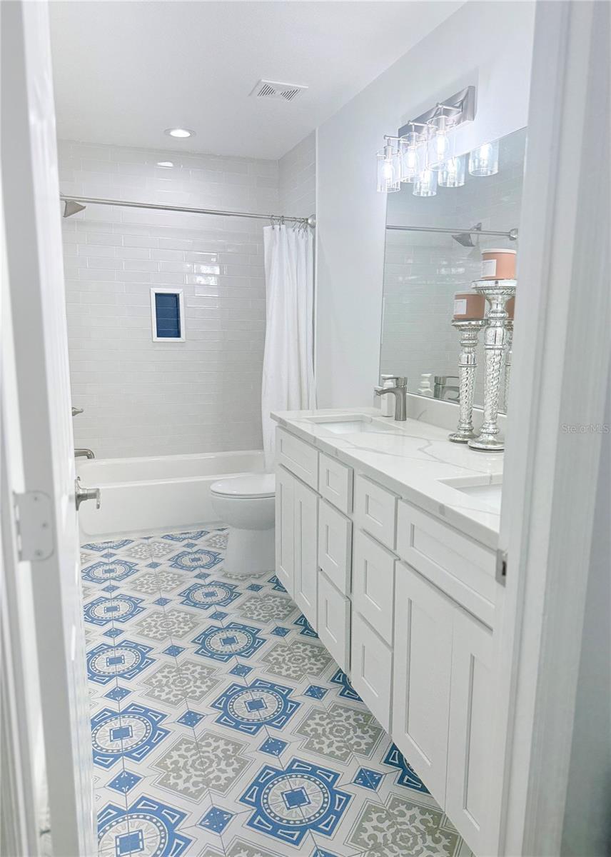 Image 16 of 27 For 4312 Silver Falls Dr