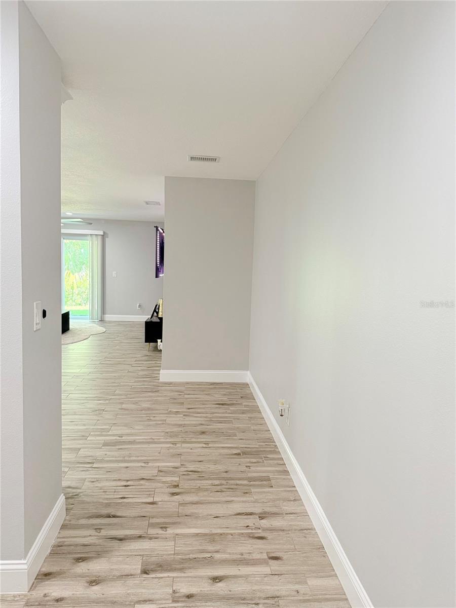 Image 3 of 27 For 4312 Silver Falls Dr