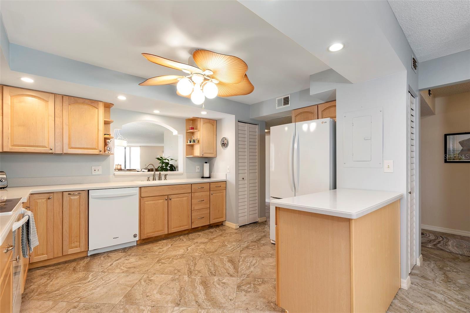 Image 14 of 56 For 6500 Sunset Way 116