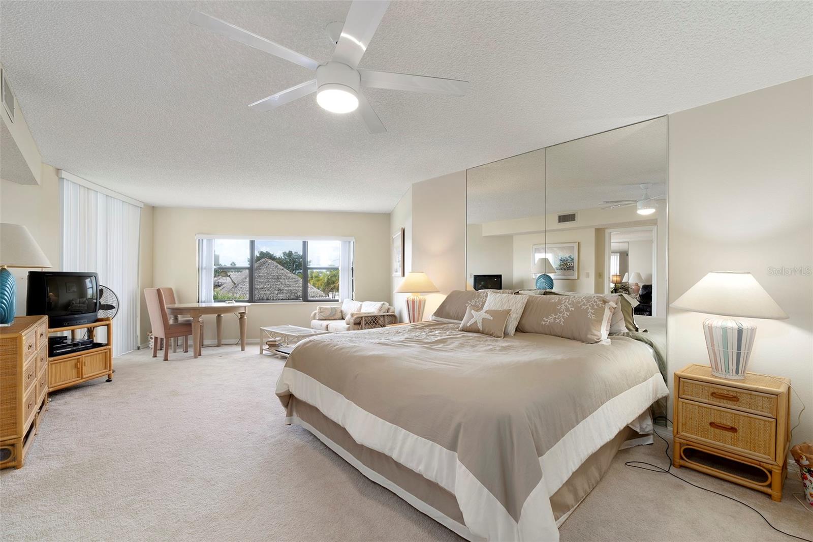 Image 17 of 56 For 6500 Sunset Way 116