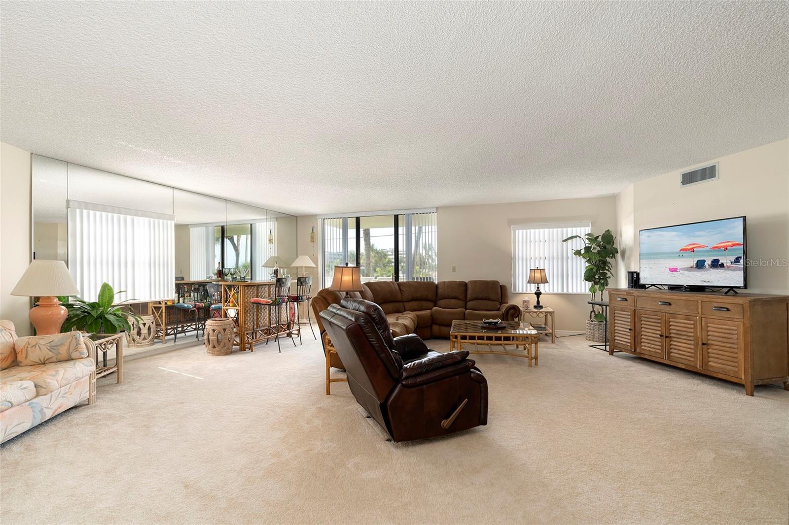 Image 27 of 56 For 6500 Sunset Way 116