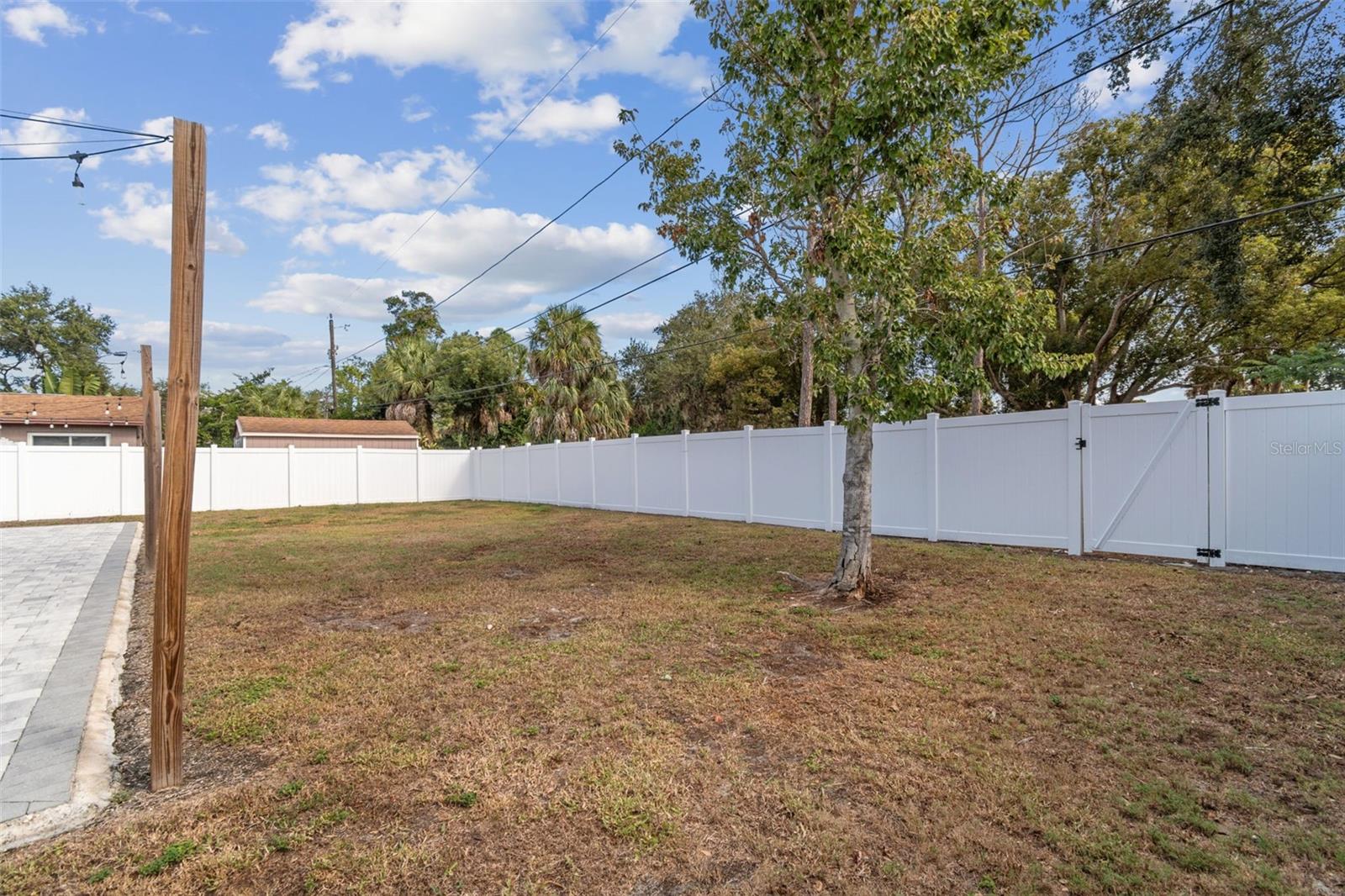 Listing photo id 32 for 918 18th Street Sw