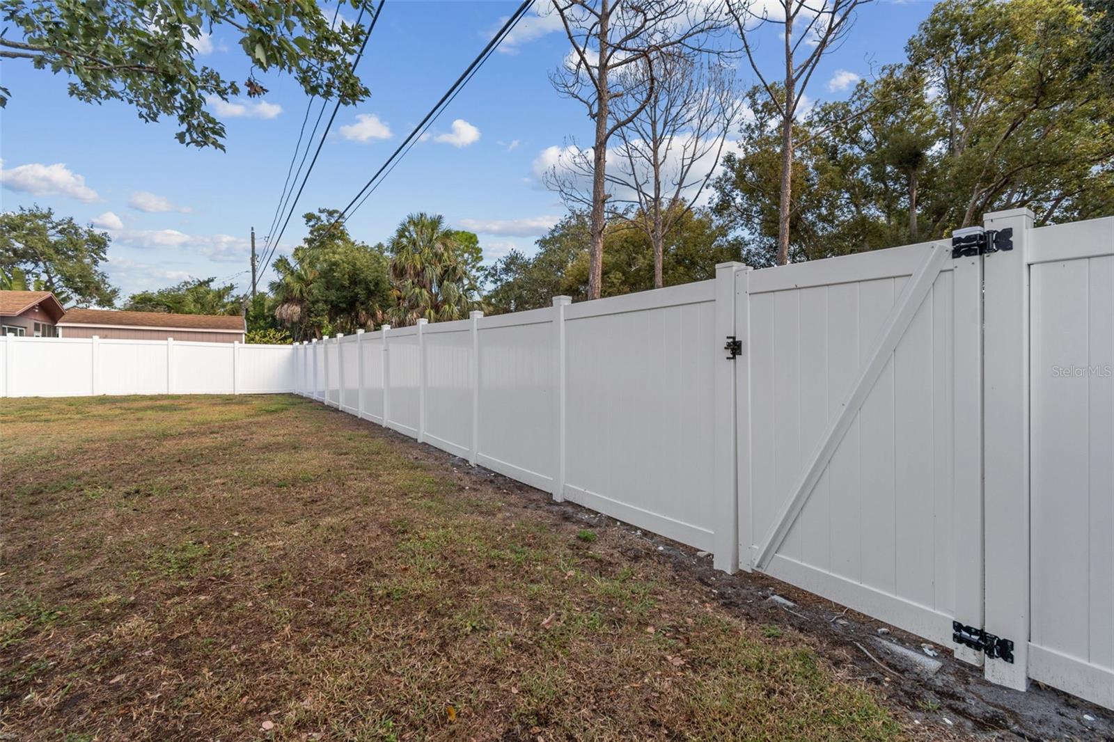 Listing photo id 33 for 918 18th Street Sw