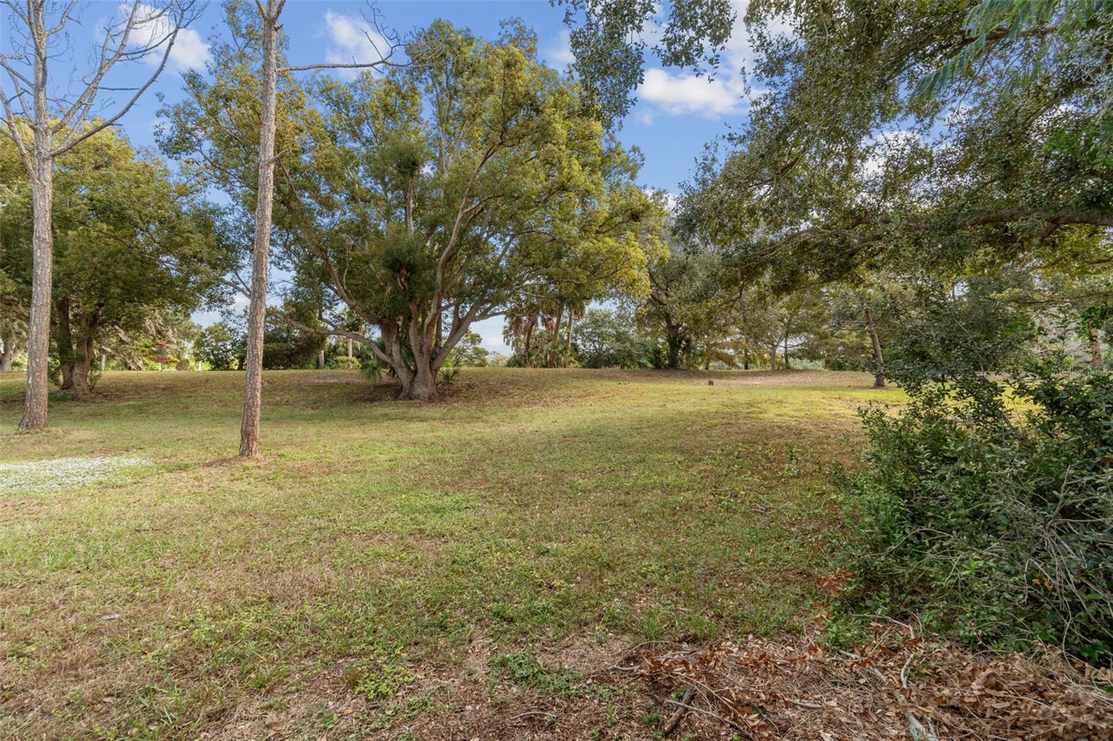 Listing photo id 34 for 918 18th Street Sw