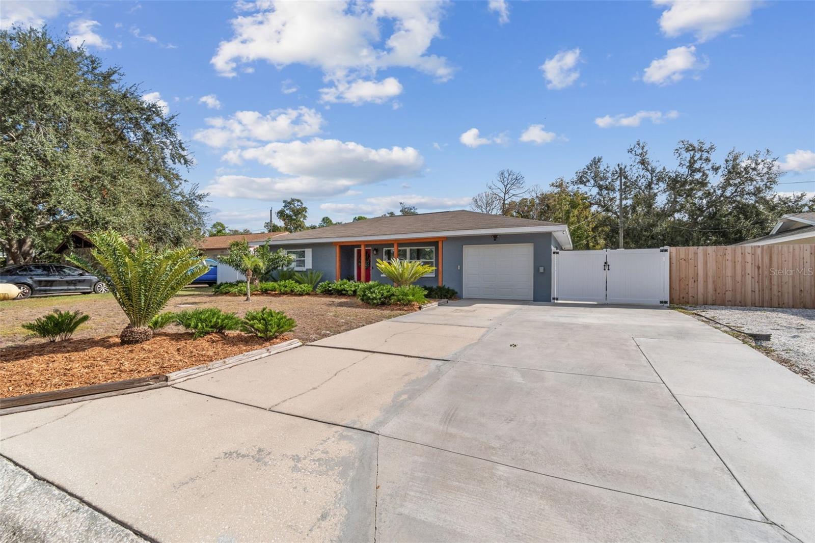 Listing photo id 42 for 918 18th Street Sw