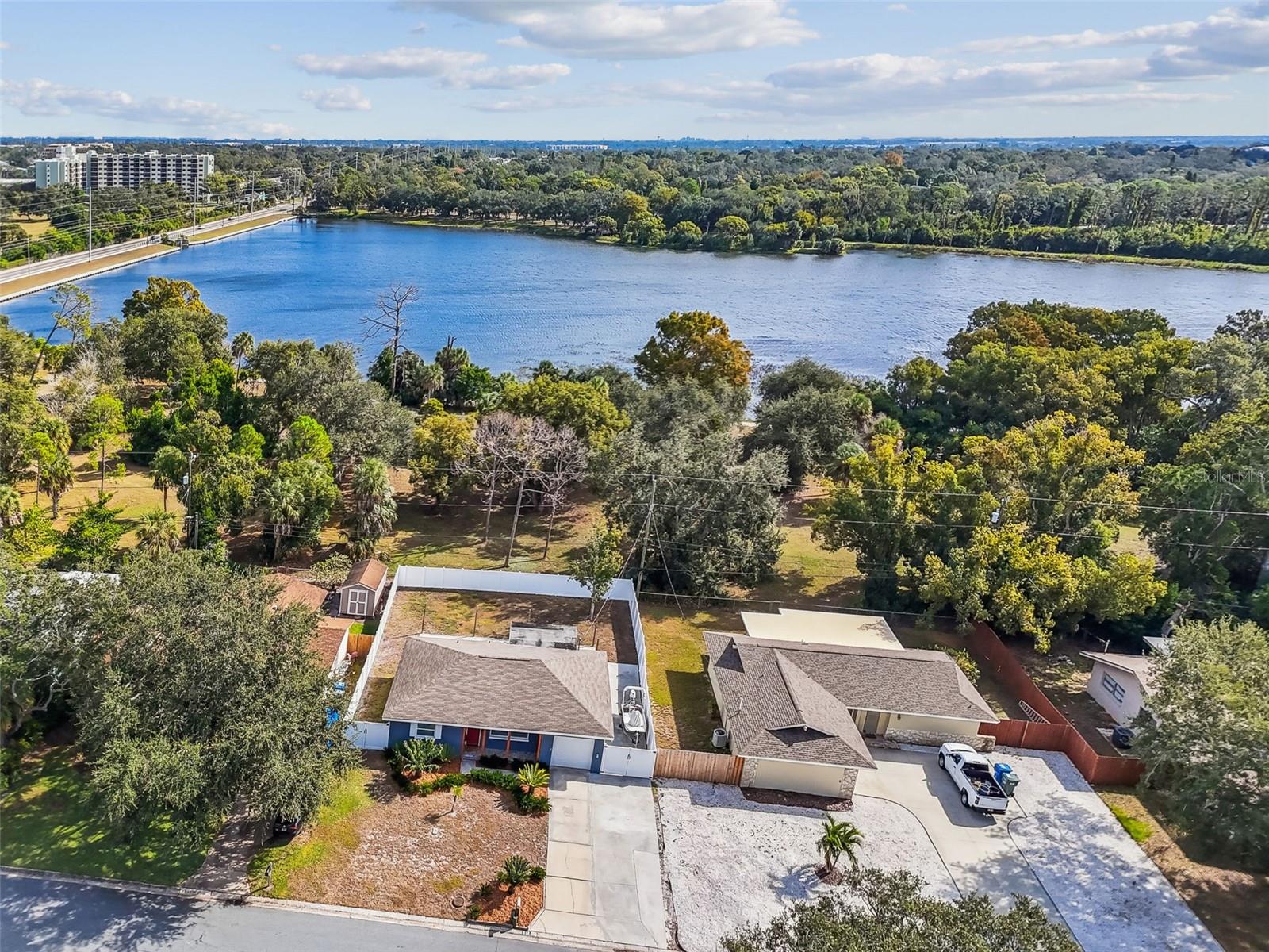 Listing photo id 47 for 918 18th Street Sw