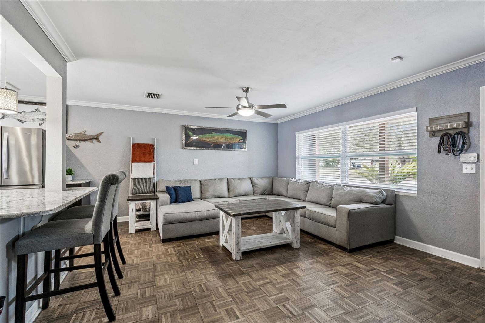 Listing photo id 3 for 918 18th Street Sw