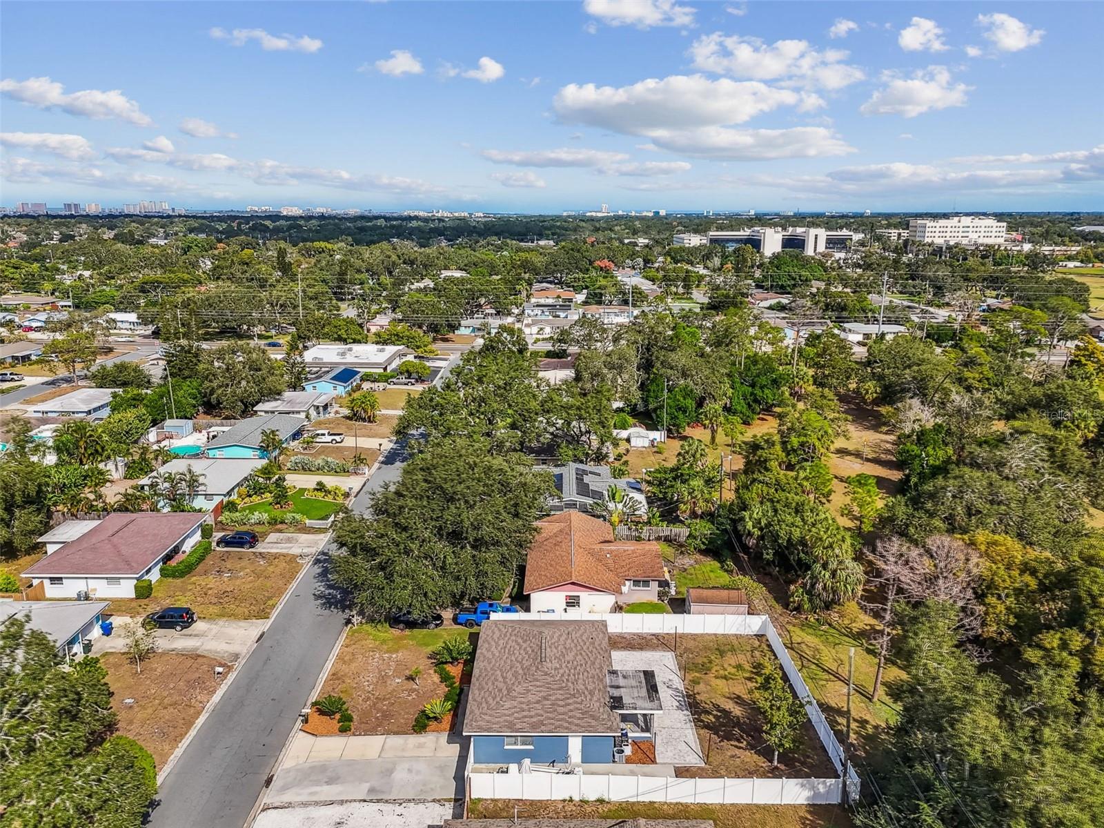 Listing photo id 51 for 918 18th Street Sw