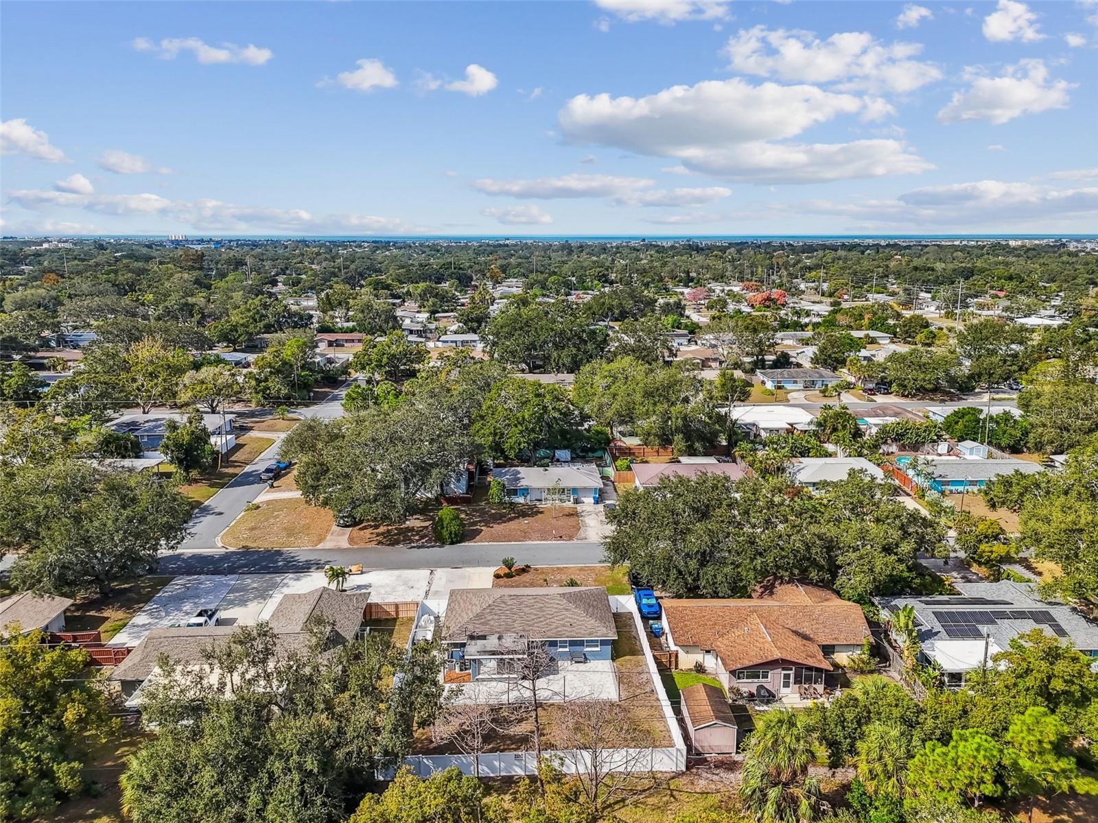 Listing photo id 52 for 918 18th Street Sw