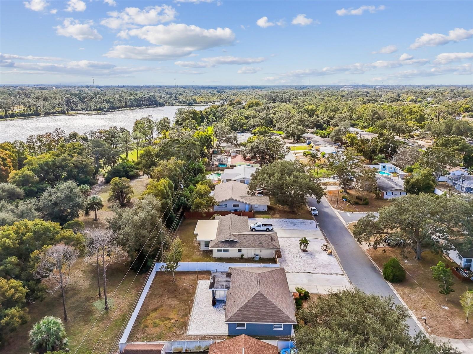 Listing photo id 53 for 918 18th Street Sw