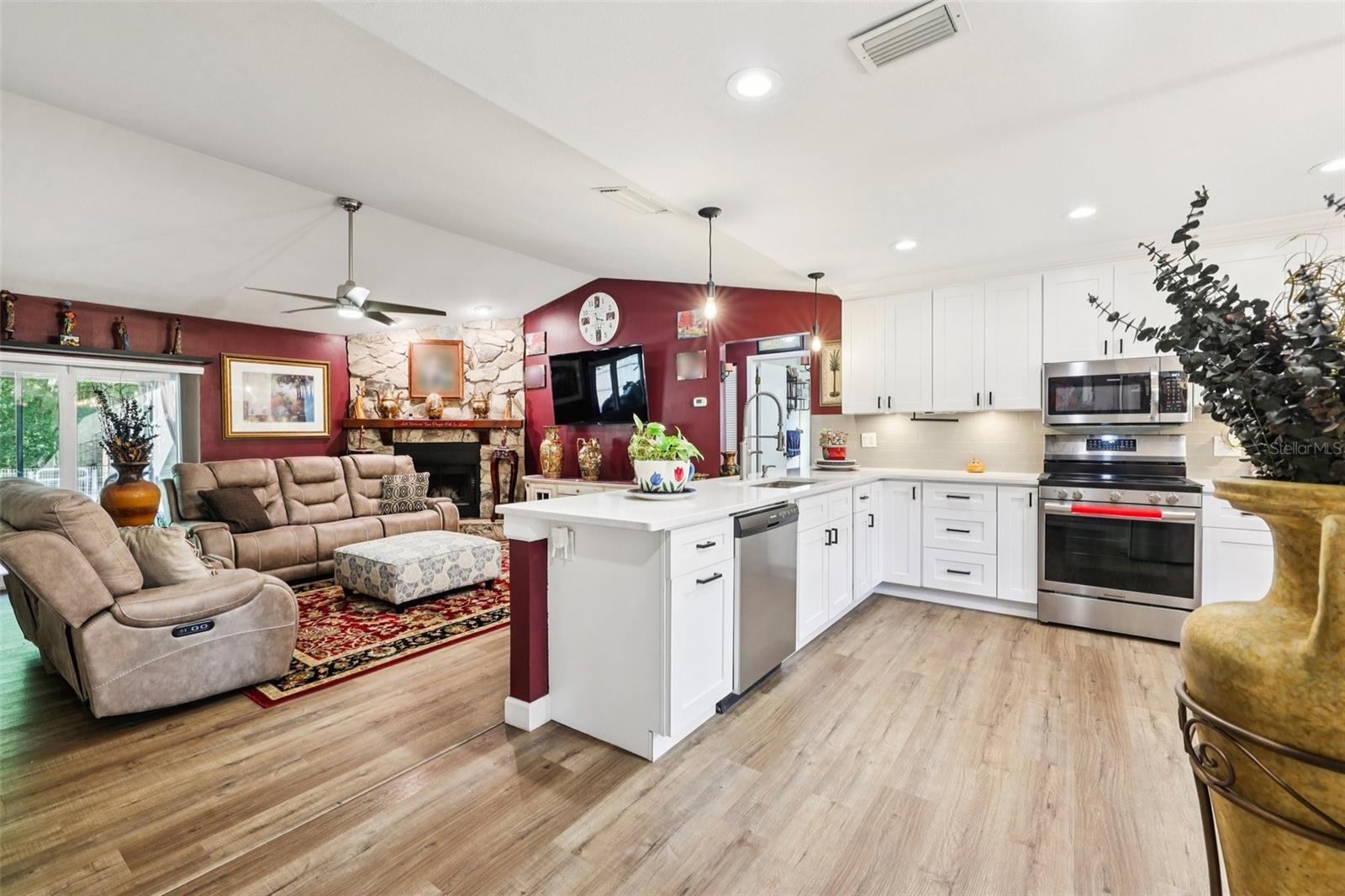 Image 14 of 71 For 5016 Swallow Drive