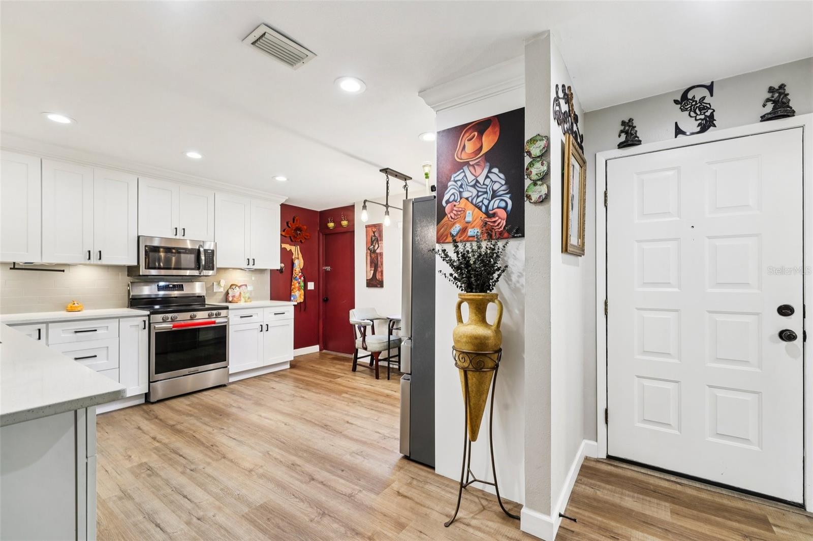 Image 15 of 71 For 5016 Swallow Drive