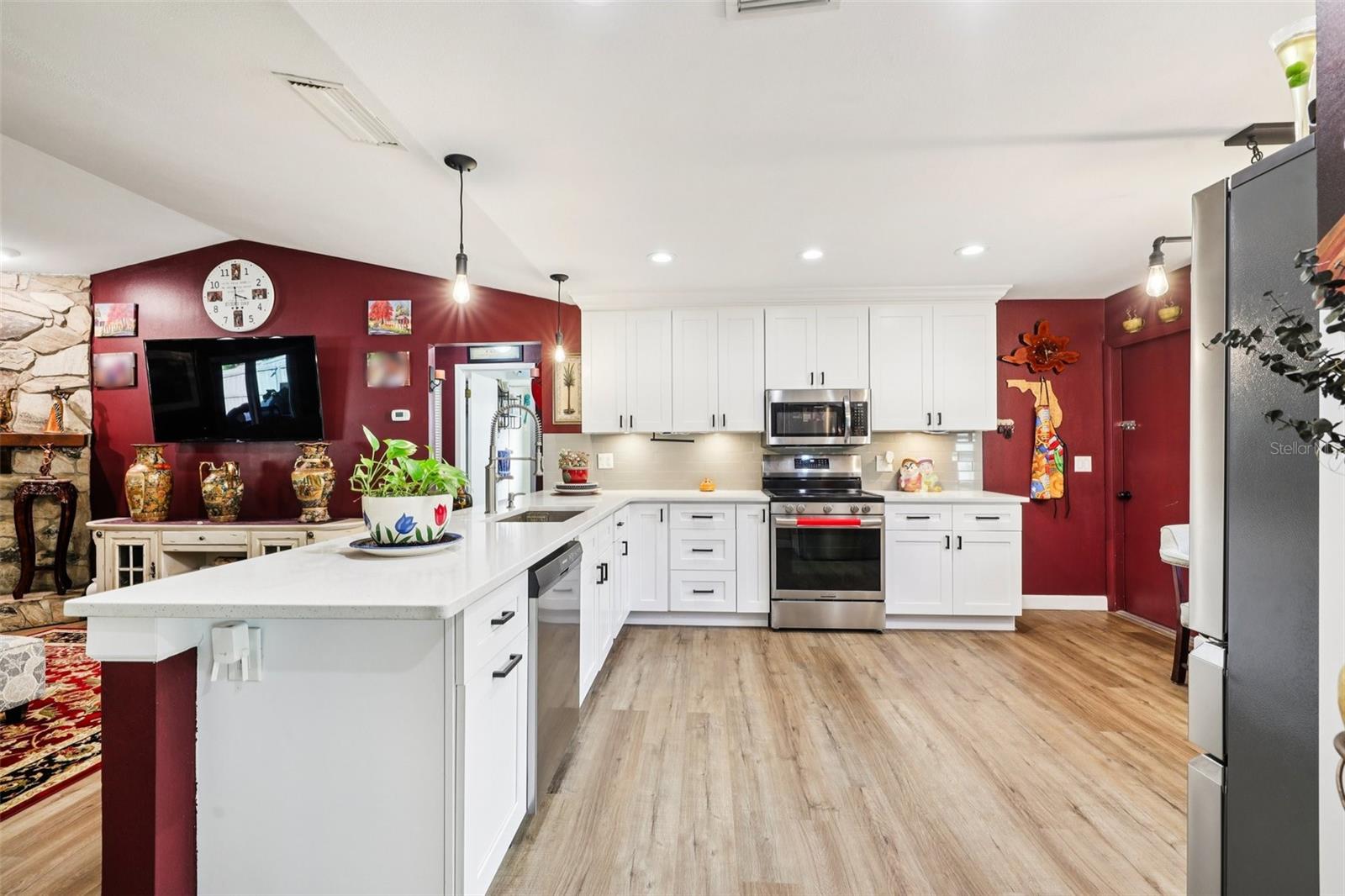 Image 16 of 71 For 5016 Swallow Drive