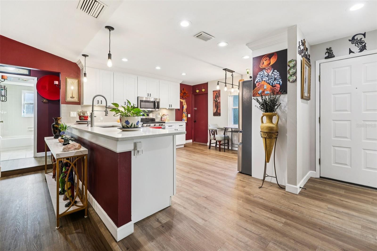 Image 20 of 71 For 5016 Swallow Drive