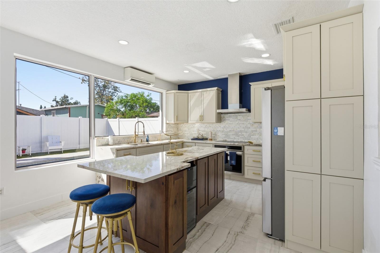 Image 18 of 67 For 7904 Woodlynne Avenue