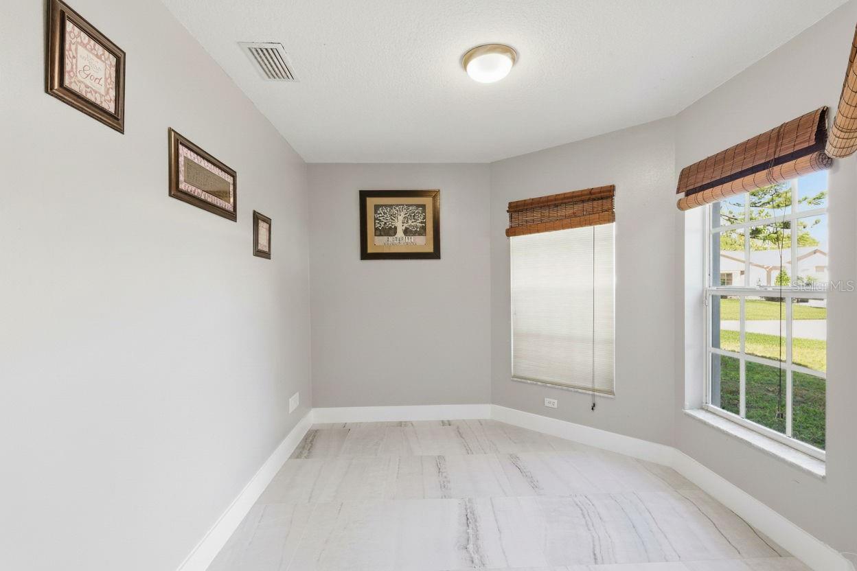 Image 25 of 67 For 7904 Woodlynne Avenue