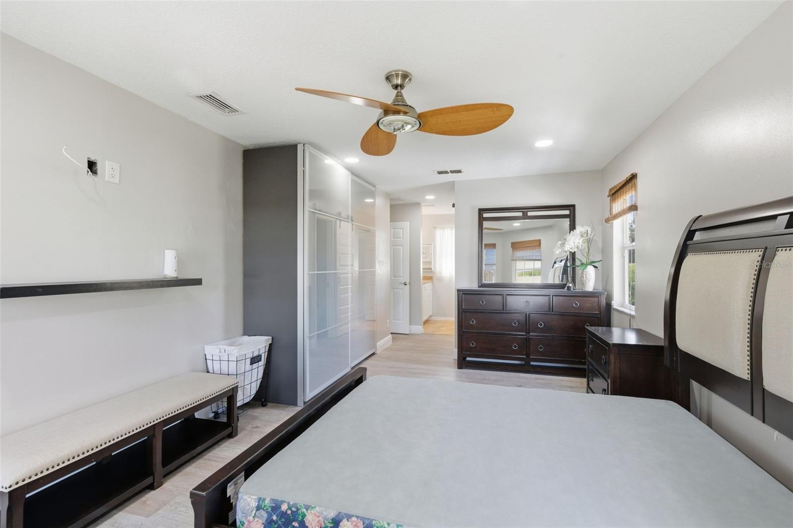 Image 32 of 67 For 7904 Woodlynne Avenue