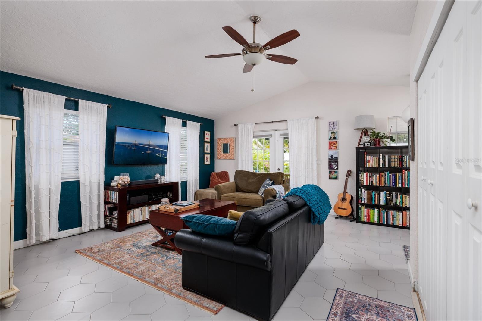 Image 12 of 39 For 230 43rd Avenue Ne