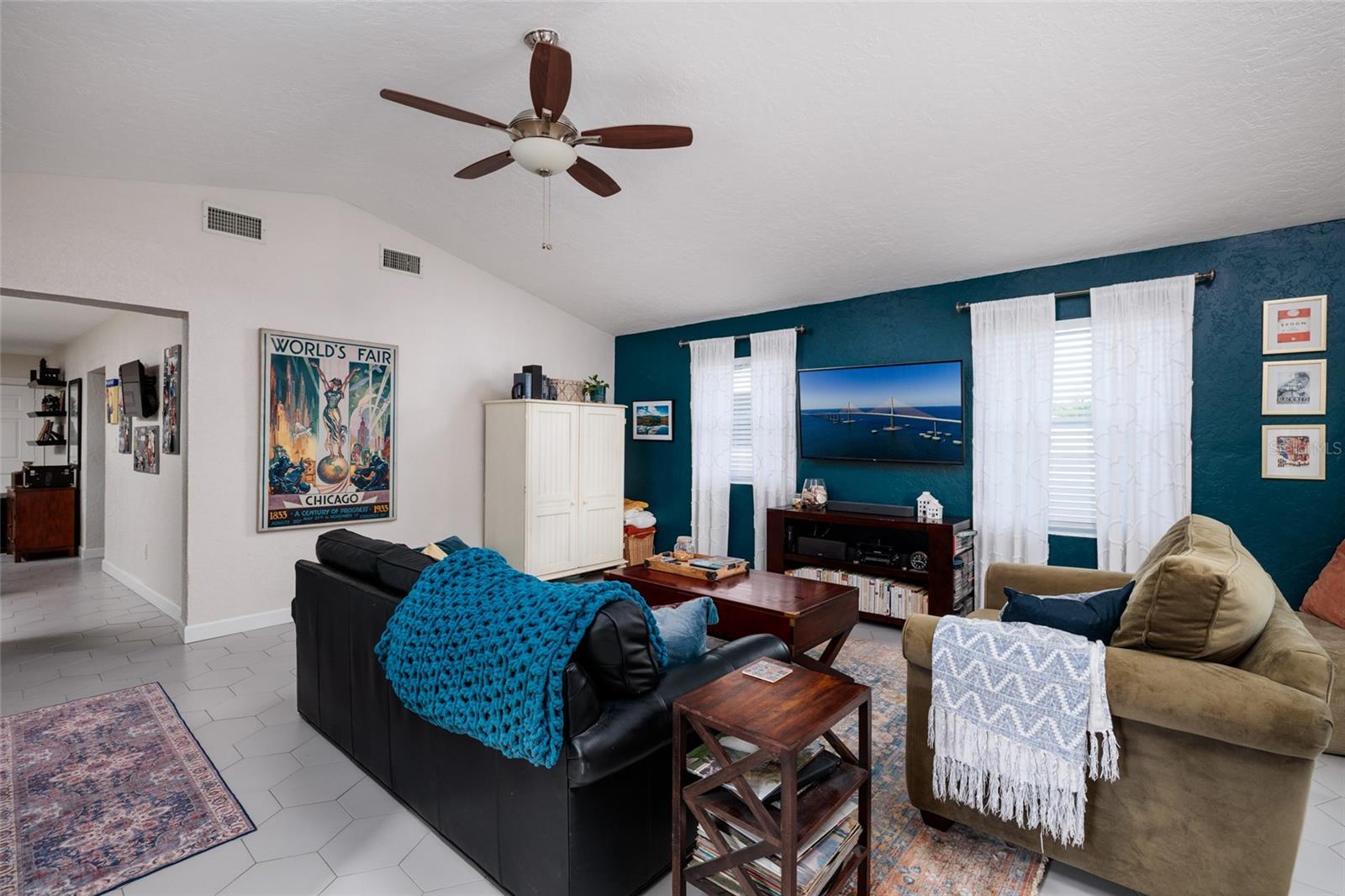 Image 14 of 39 For 230 43rd Avenue Ne