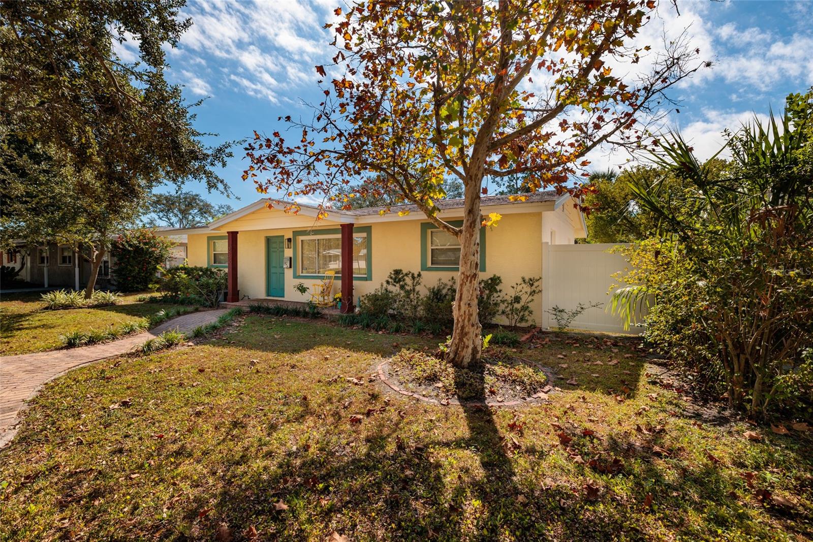 Image 2 of 39 For 230 43rd Avenue Ne