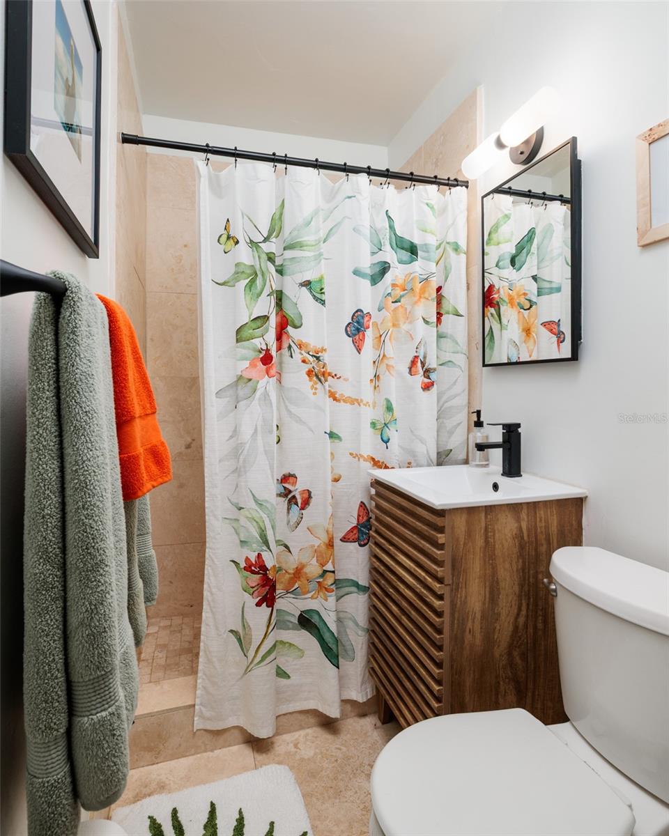 Image 24 of 39 For 230 43rd Avenue Ne