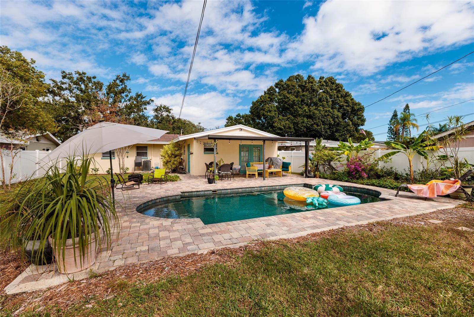 Image 28 of 39 For 230 43rd Avenue Ne