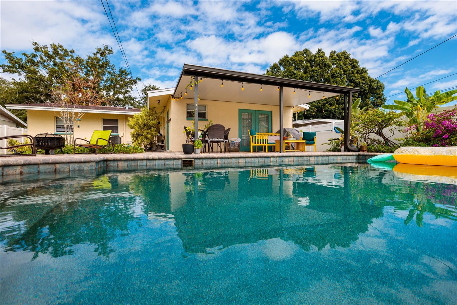 Image 3 of 39 For 230 43rd Avenue Ne