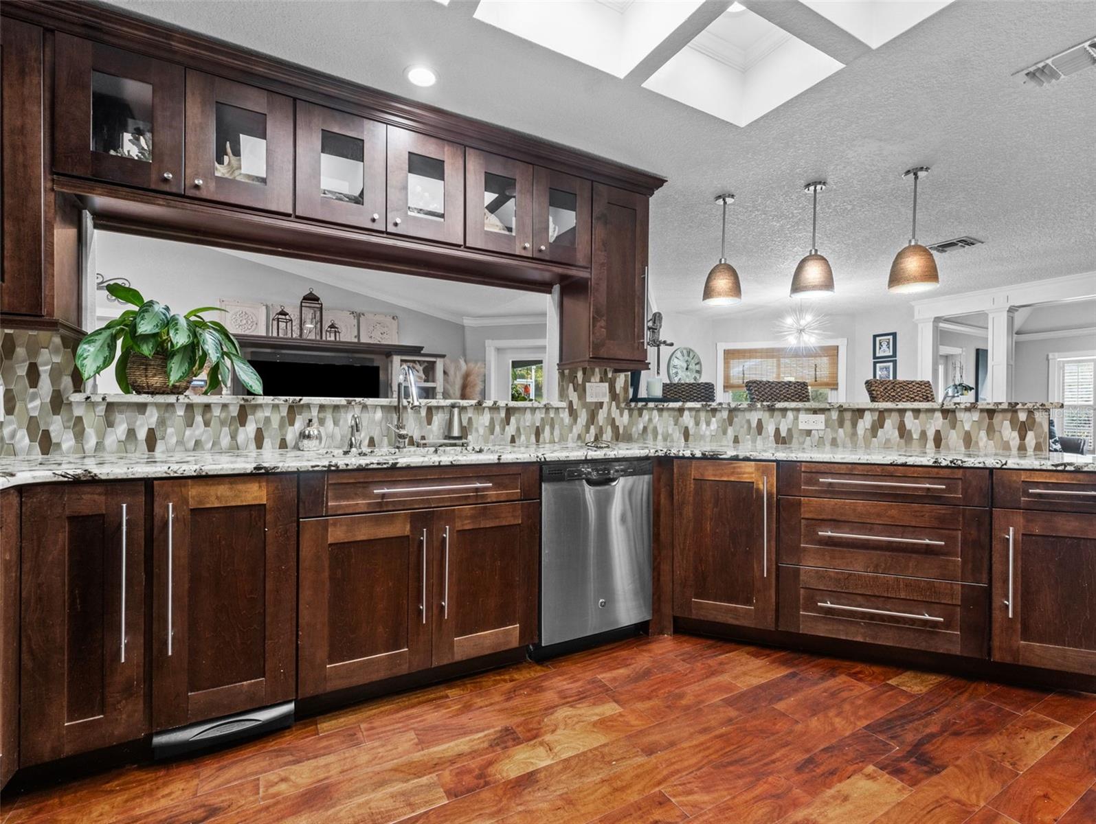 Image 11 of 50 For 5200 Camberlea Avenue