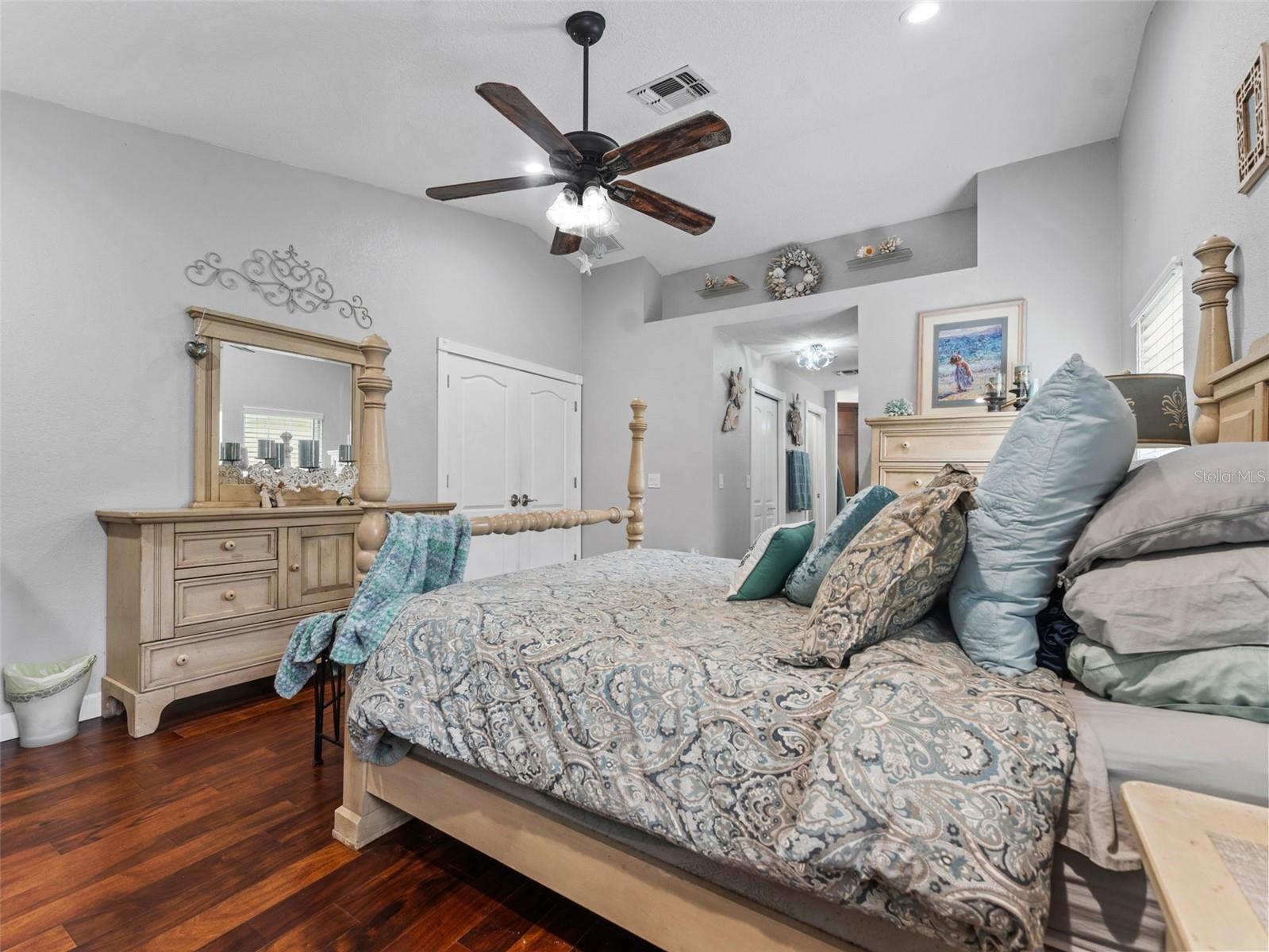 Image 20 of 50 For 5200 Camberlea Avenue