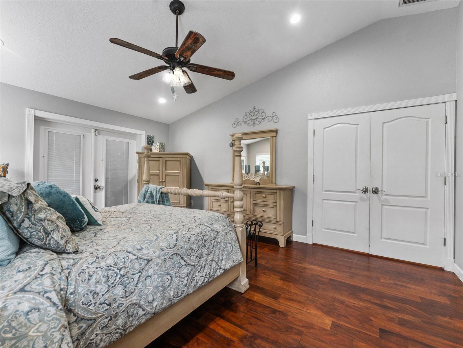 Image 21 of 50 For 5200 Camberlea Avenue