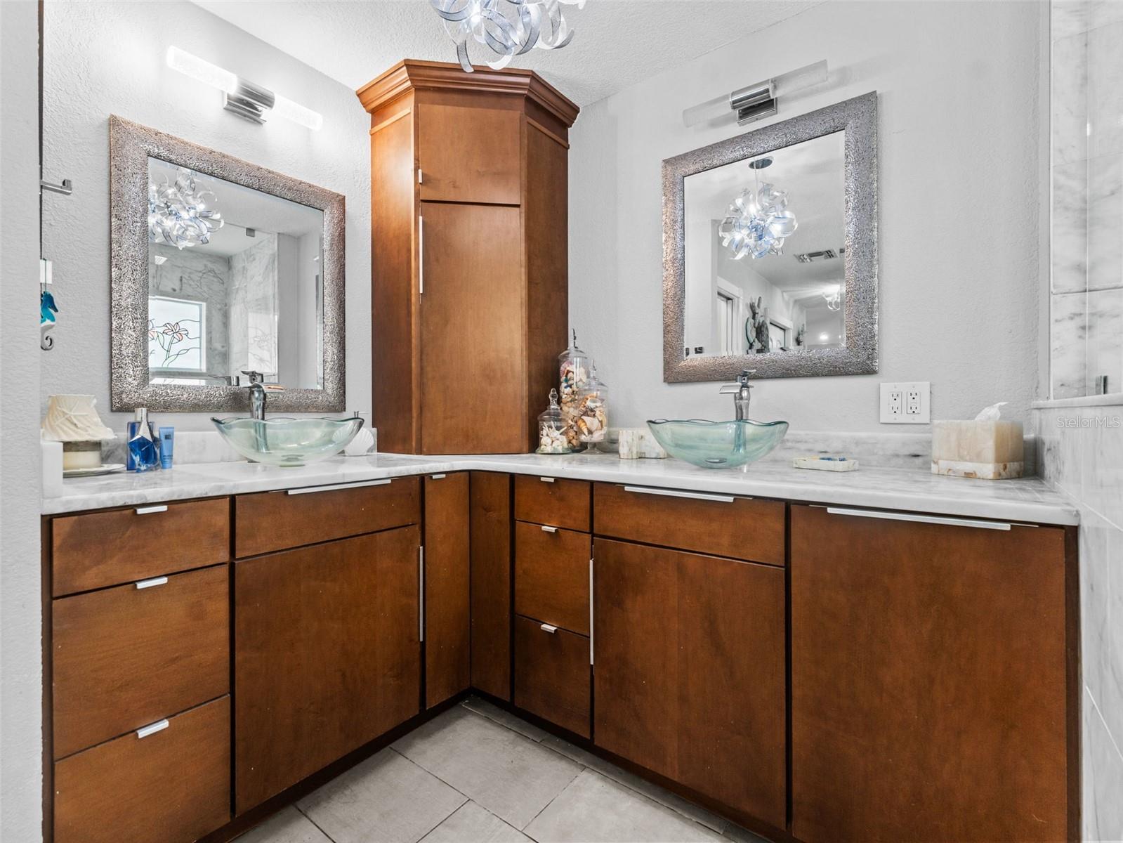 Image 23 of 50 For 5200 Camberlea Avenue