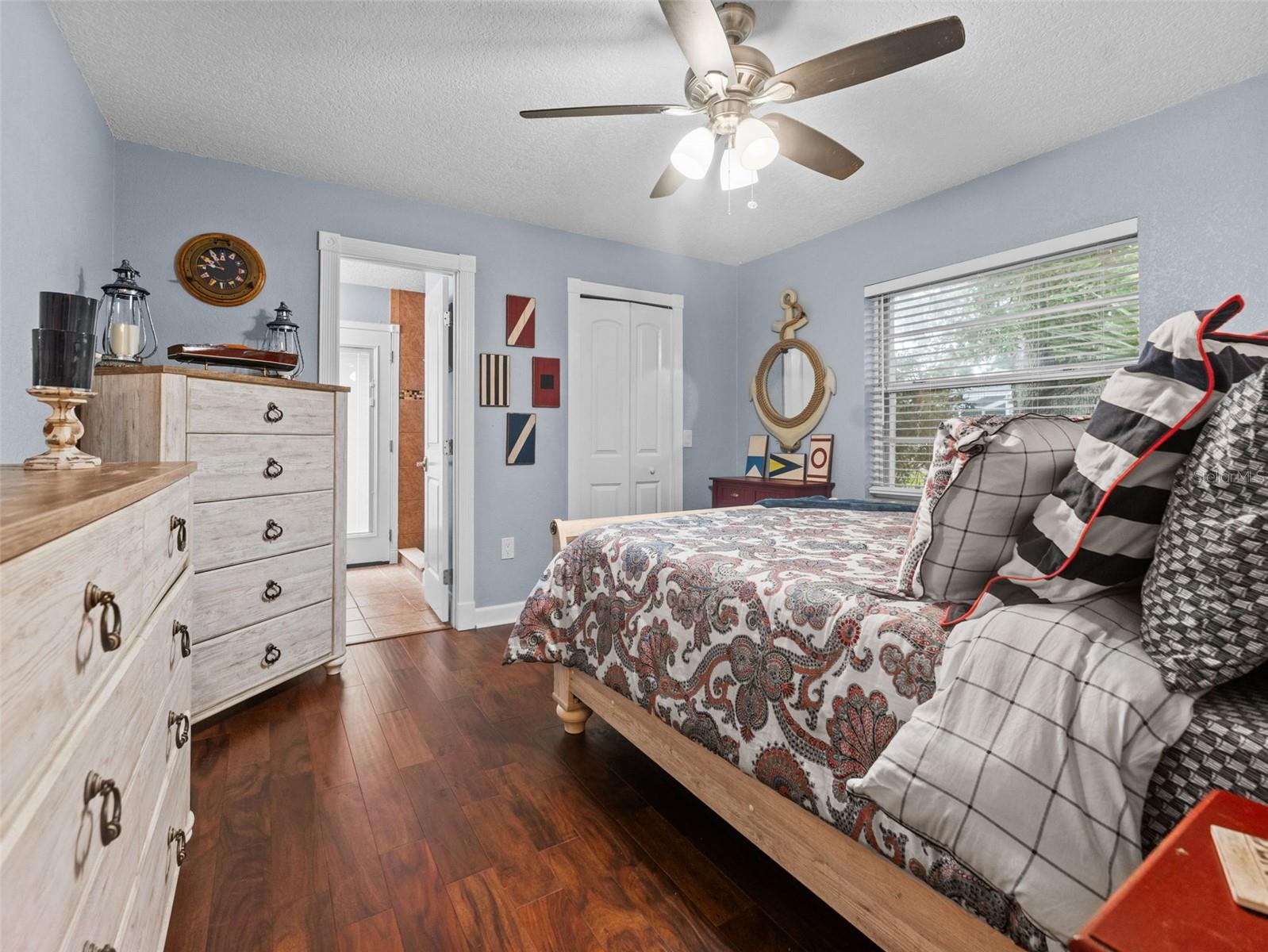 Image 26 of 50 For 5200 Camberlea Avenue