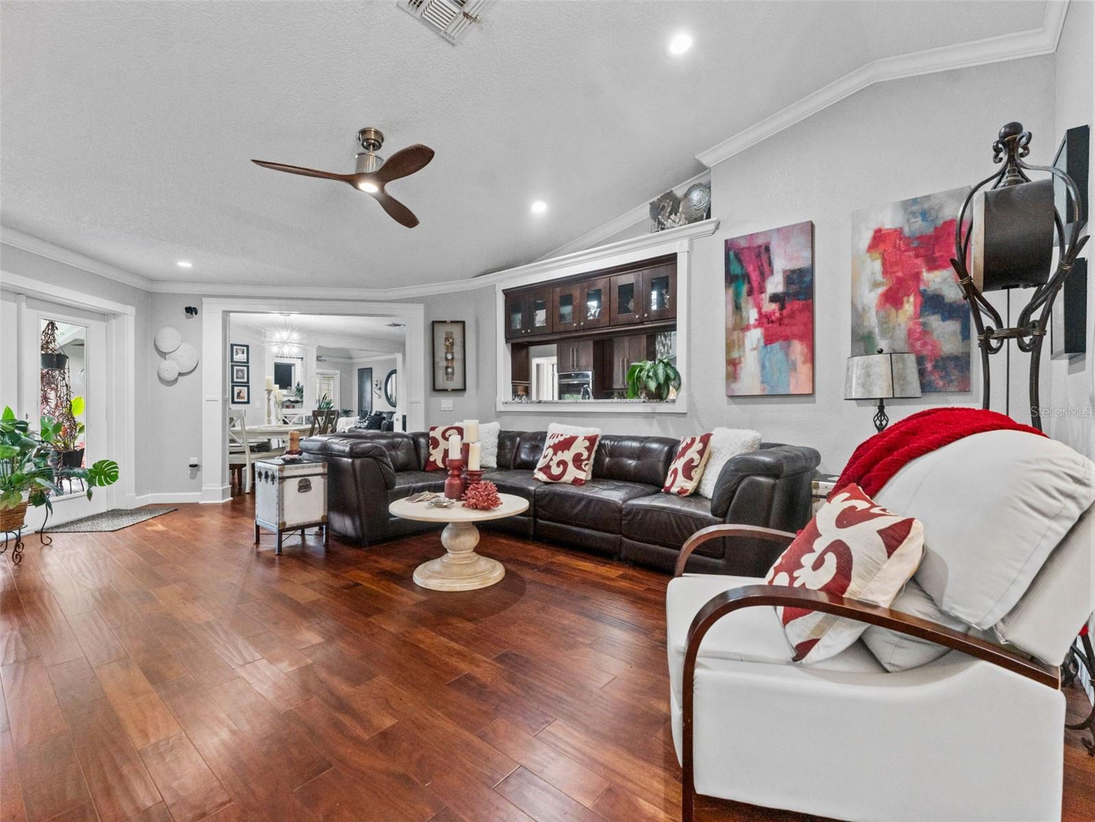 Image 6 of 50 For 5200 Camberlea Avenue