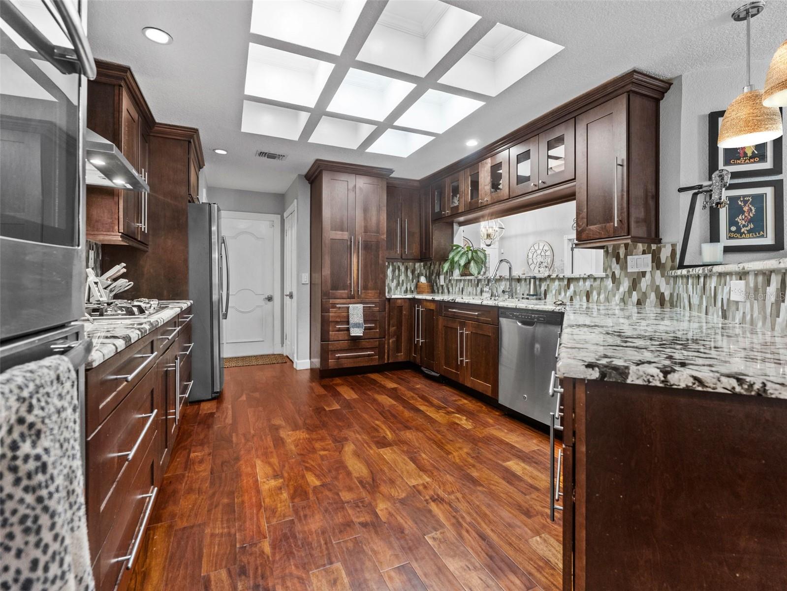 Image 9 of 50 For 5200 Camberlea Avenue