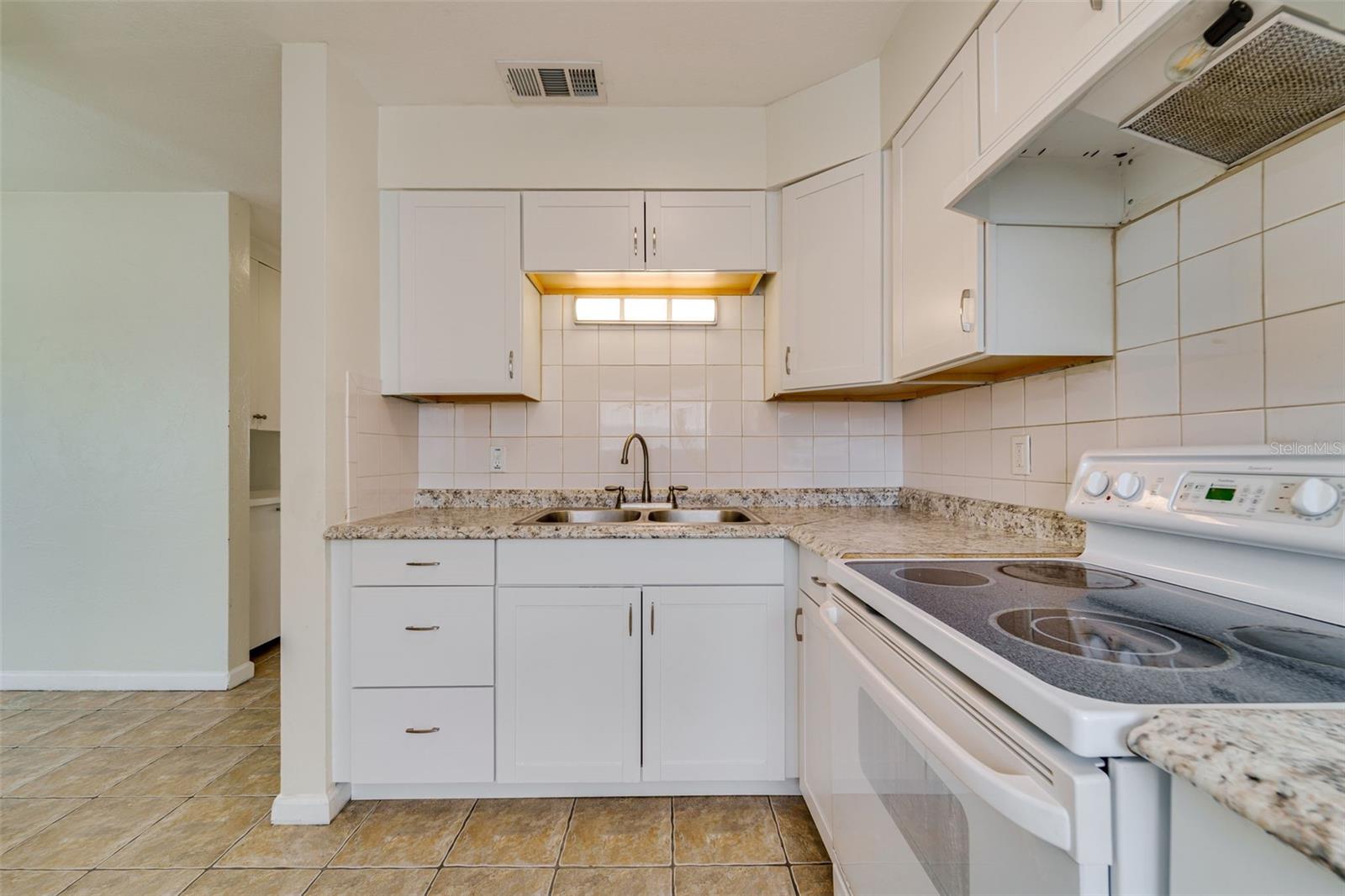 Image 13 of 33 For 3637 39th Street N