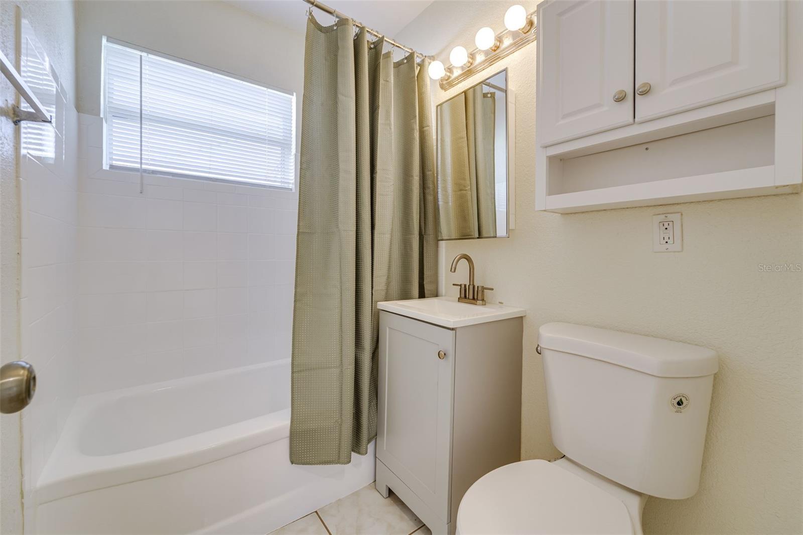 Image 21 of 33 For 3637 39th Street N