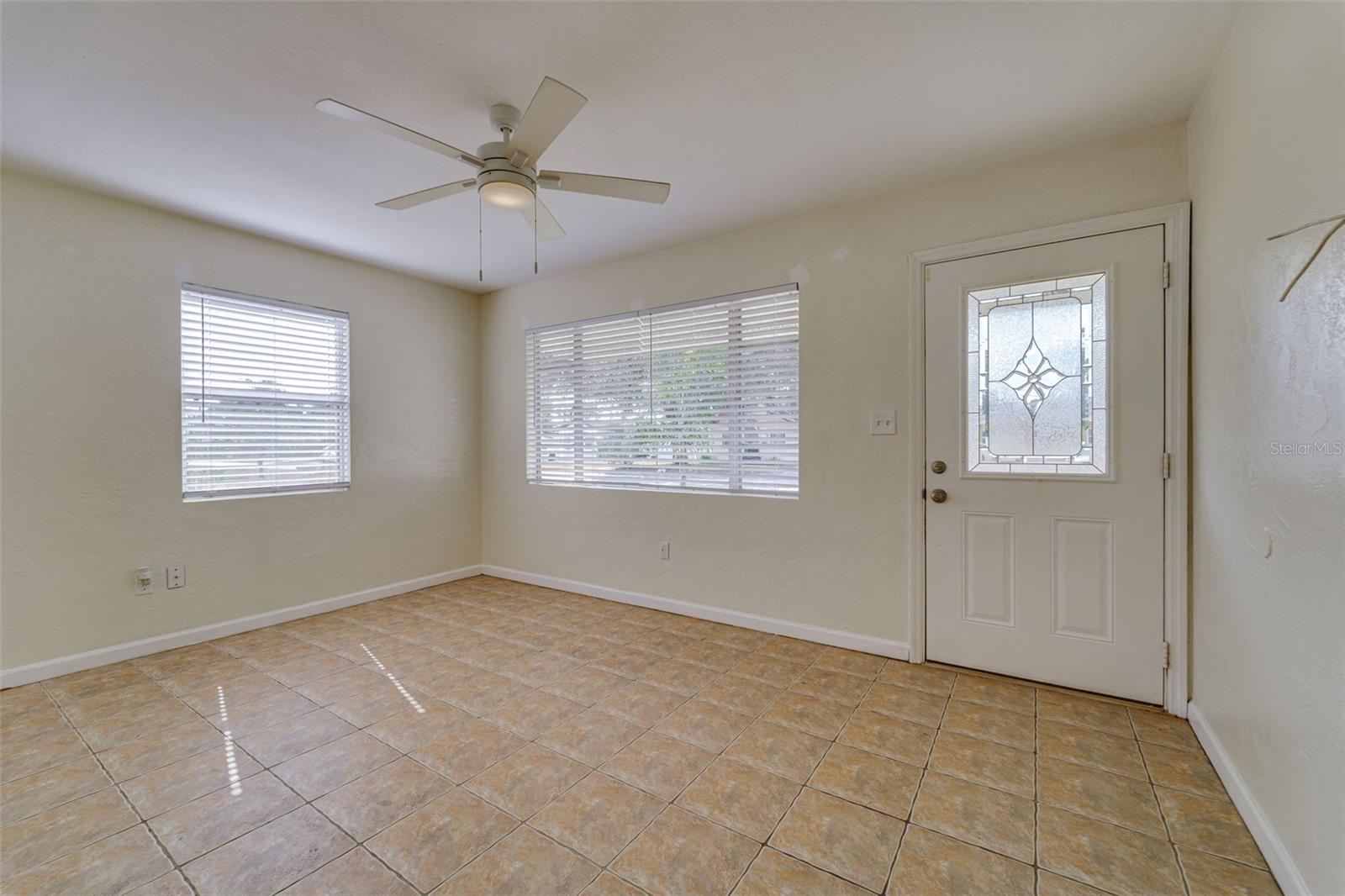 Image 6 of 33 For 3637 39th Street N