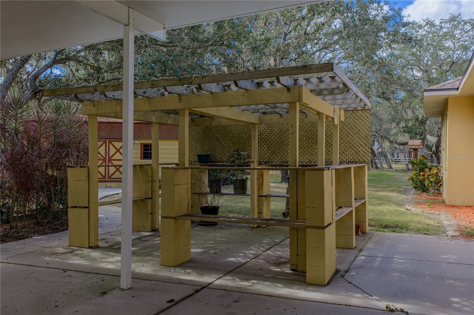 Listing photo id 13 for 10921 Mcmullen Road