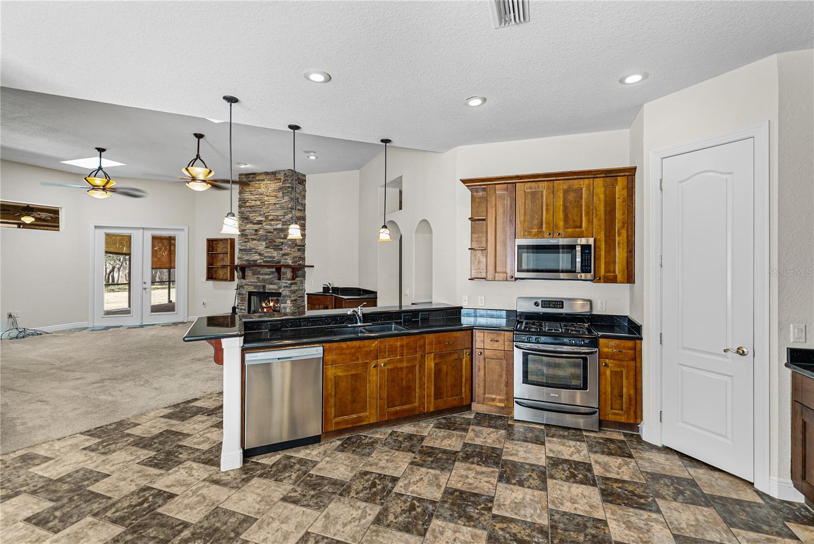 Listing photo id 27 for 10921 Mcmullen Road