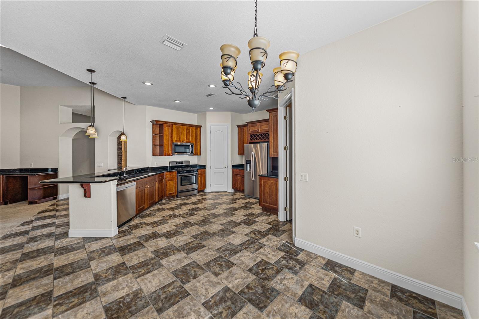 Listing photo id 32 for 10921 Mcmullen Road