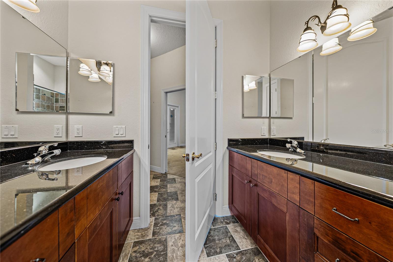 Listing photo id 37 for 10921 Mcmullen Road