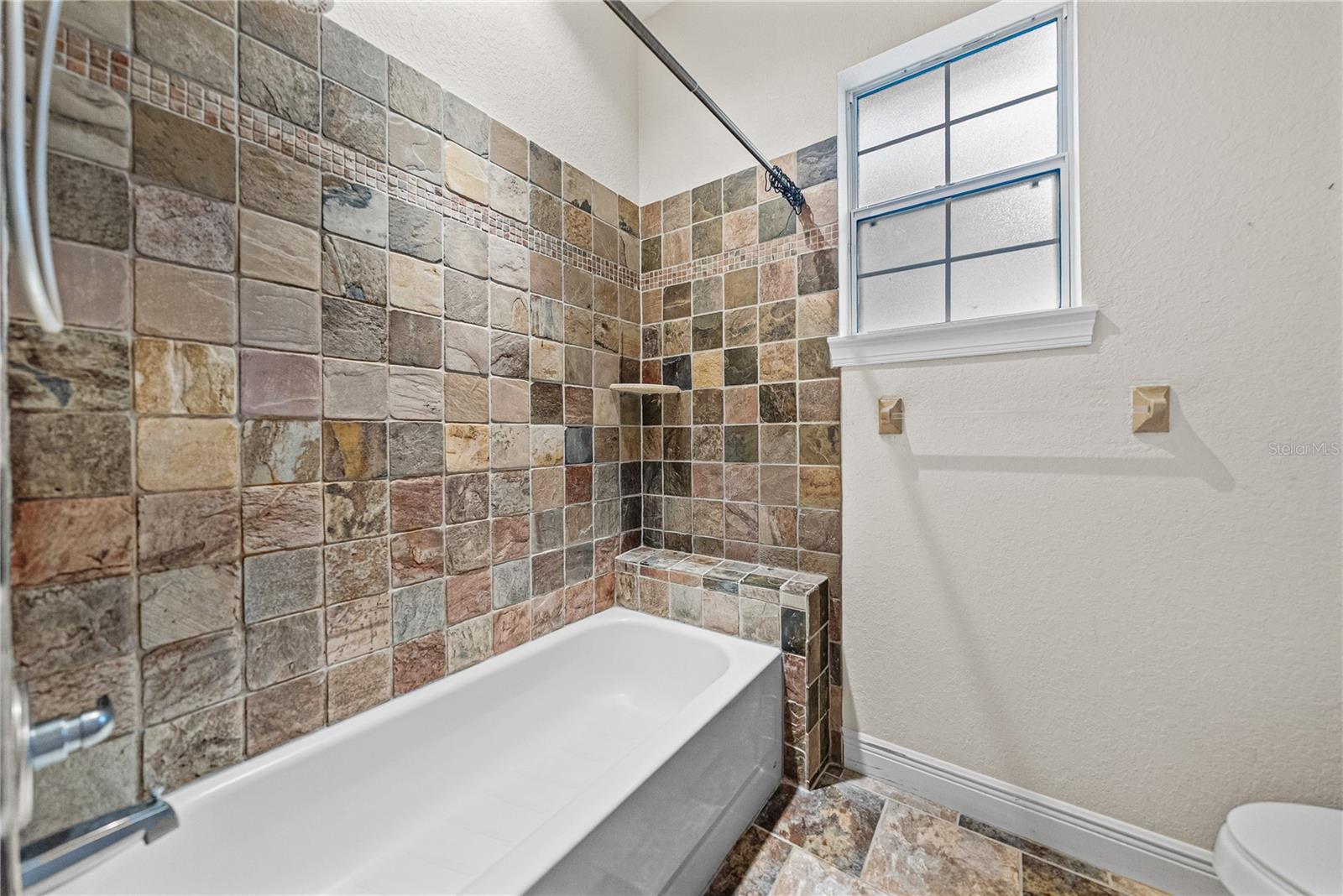 Listing photo id 38 for 10921 Mcmullen Road